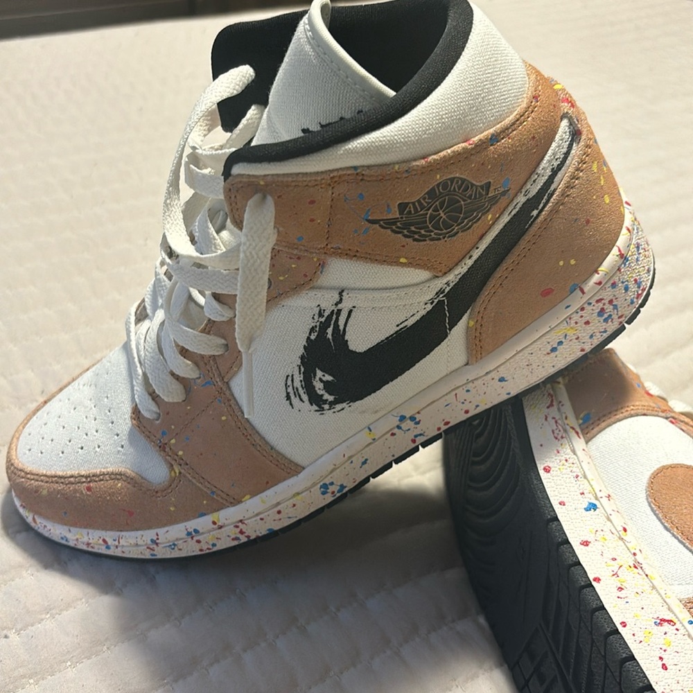 Men’s Jordan 1 SE ‘Brushstroke’, size 8.5